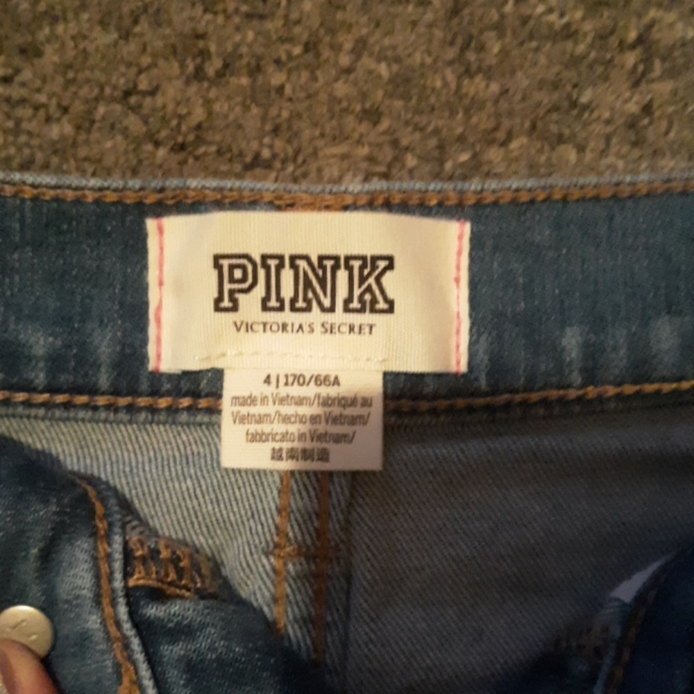 Shorts - Picture 3 of 3